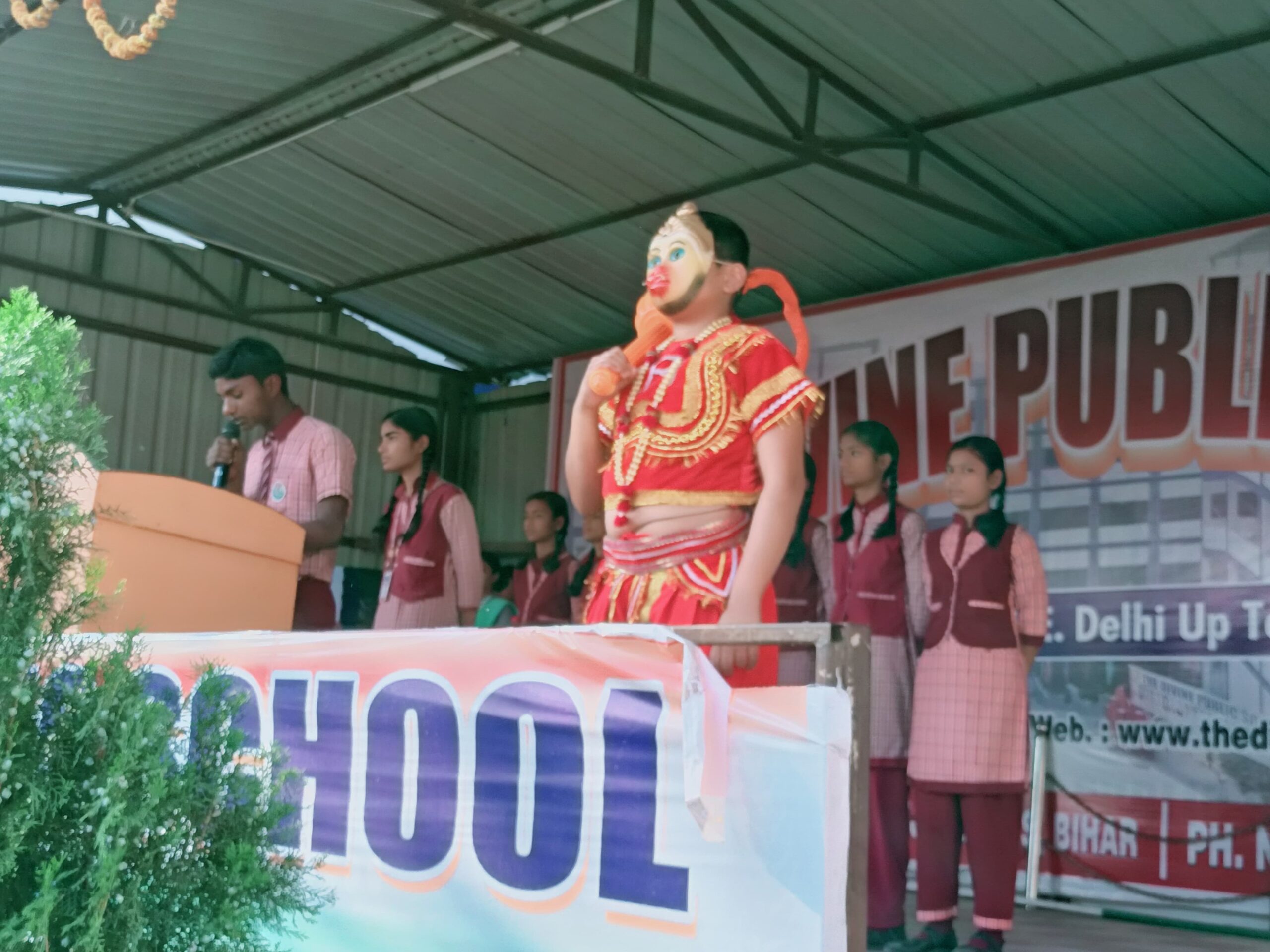 डिवाइन पब्लिक स्कूल के प्रांगण में भगवान हनुमान एवं बाबू वीर कुंवर सिंह की जयंती मनाई गई